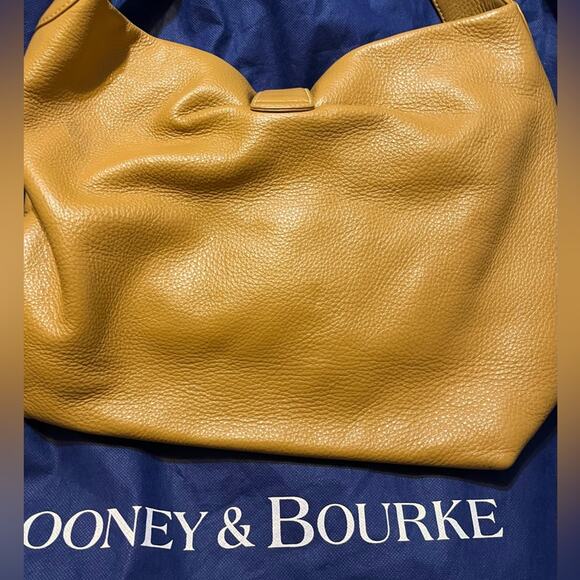 Dooney & Bourke - Pebble Grain Logo Loc Sac with Dust Bag - Picture 4 of 9